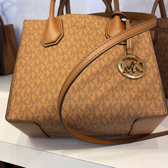 Michael Kors Mercer Medium Pebbled Leather Crossbody Bag - Picture 12 of 16